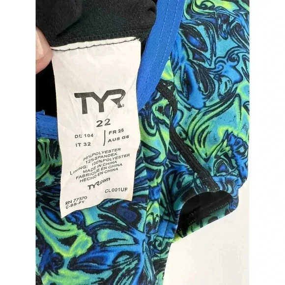 TYR Girls' Standard Nebulous Diamondfit Swimsuit Size 22 Shorts 26 Blue/Green EC - Picture 11 of 13